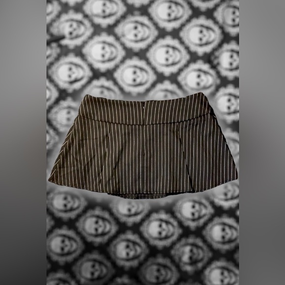 Y2K grudge black and white pin striped low waisted mini skirt with buckles! - Picture 2 of 4